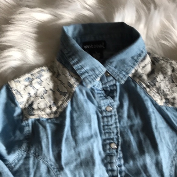 Chambray button up - Picture 2 of 7